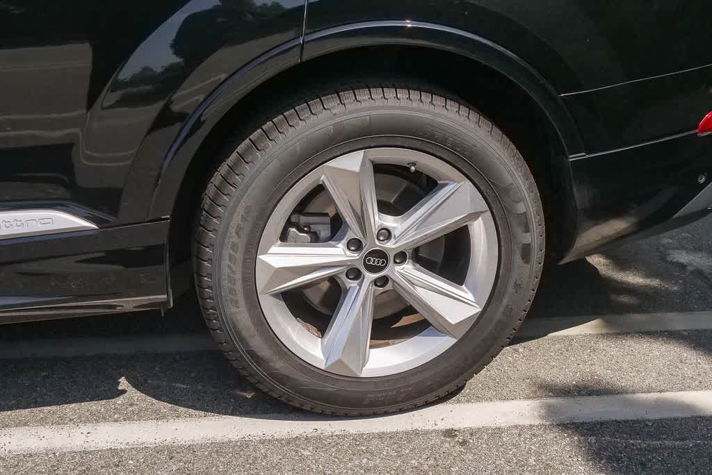 Thumbnail: 2024 Audi Q7 - 7