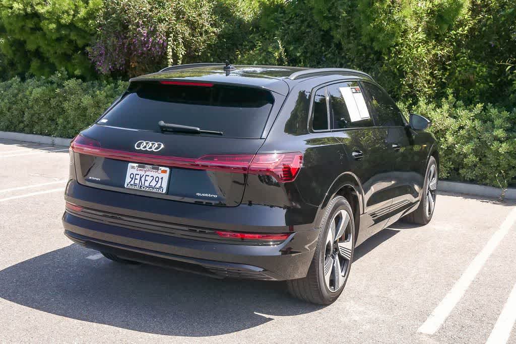 Thumbnail: 2022 Audi e-tron - 11