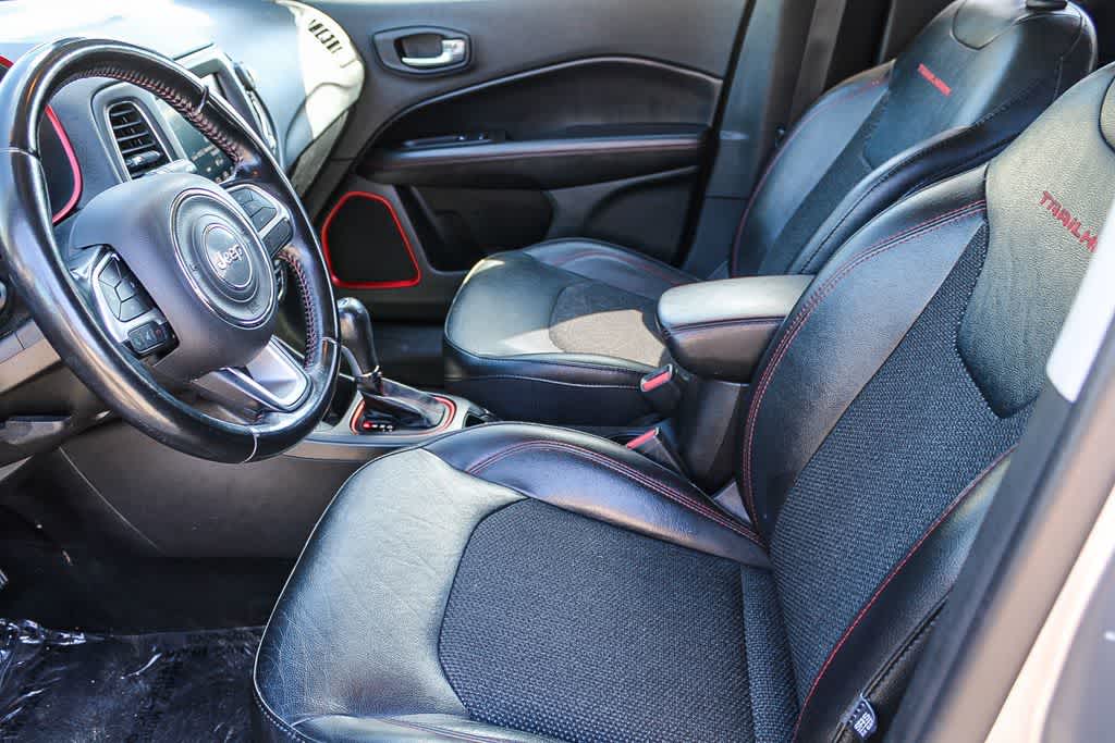 Thumbnail: 2020 Jeep Compass - 13