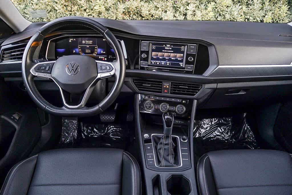 Thumbnail: 2024 Volkswagen Jetta - 12