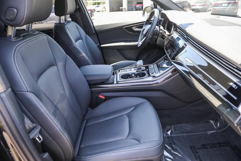 Thumbnail: 2025 Audi Q7 - 15