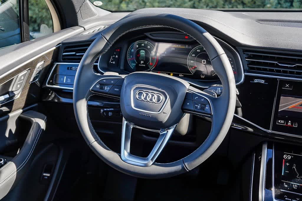 Thumbnail: 2026 Audi Q7 - 15