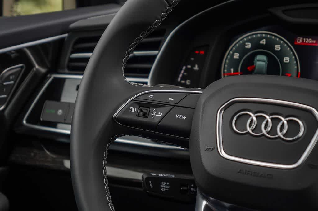 Thumbnail: 2026 Audi Q7 - 16