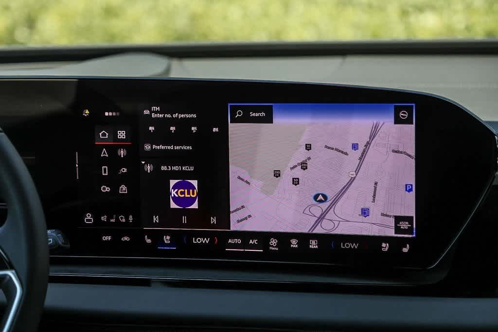 Thumbnail: 2025 Audi Q6 e-tron - 13