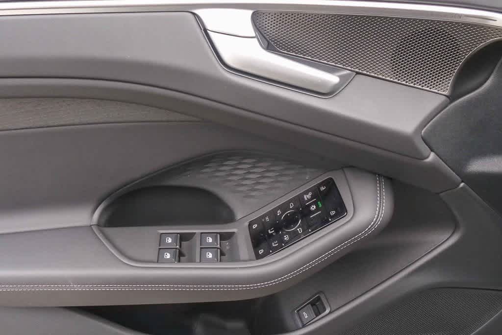 Thumbnail: 2026 Audi A6 - 20