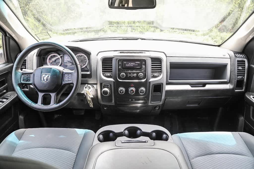 Thumbnail: 2019 RAM 1500 Classic - 11