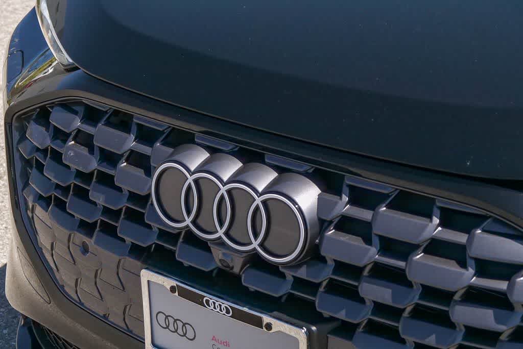 Thumbnail: 2025 Audi Q5 - 4