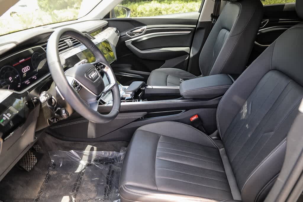 Thumbnail: 2024 Audi Q8 e-tron - 16