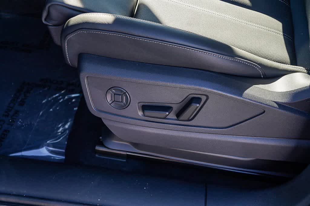 Thumbnail: 2025 Audi Q5 - 24