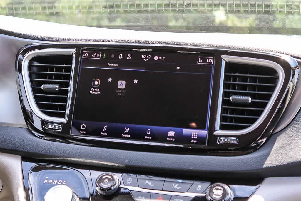 Thumbnail: 2023 Chrysler Pacifica - 12