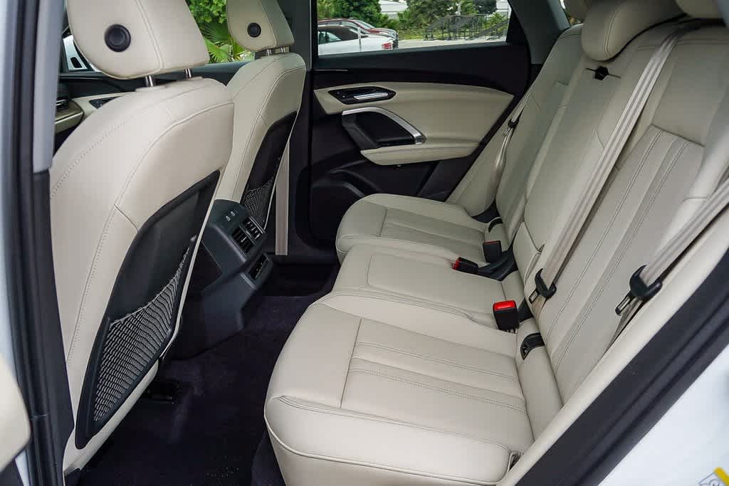 Thumbnail: 2025 Audi Q5 - 21