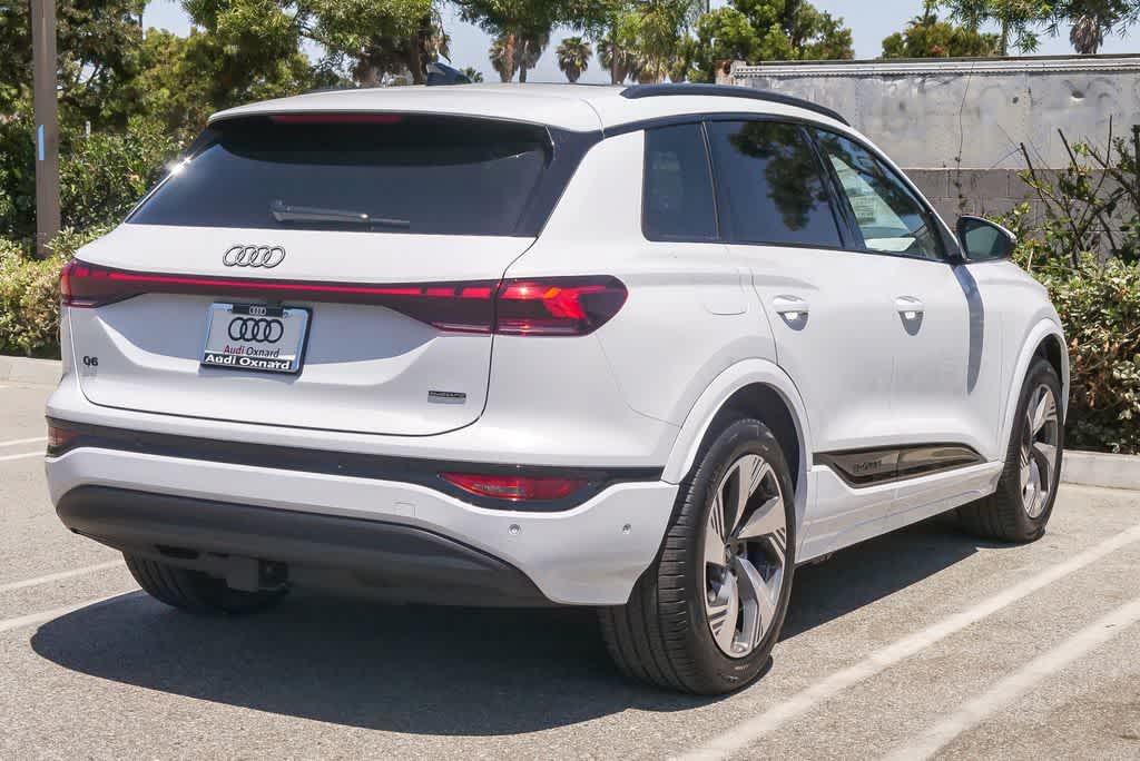 Thumbnail: 2025 Audi Q6 e-tron - 10