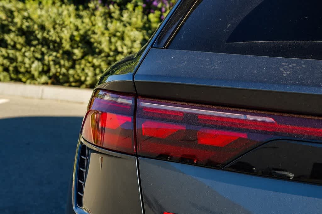 Thumbnail: 2026 Audi RS Q8 - 7