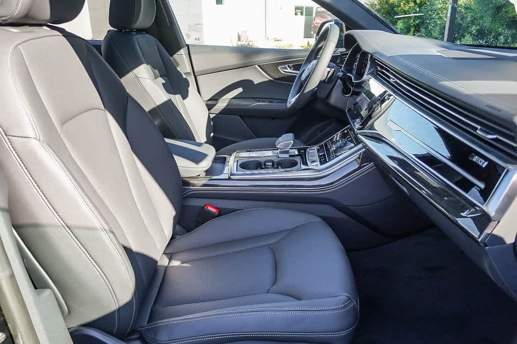 Thumbnail: 2026 Audi Q8 - 19