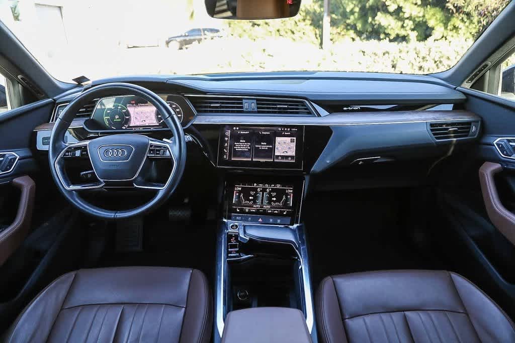 Thumbnail: 2022 Audi e-tron - 11