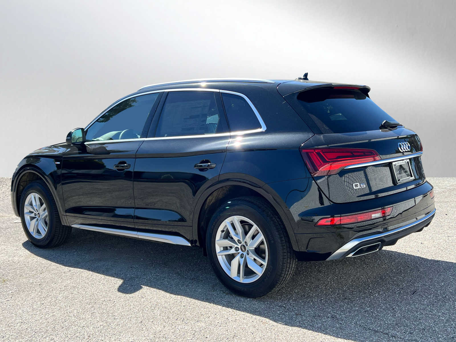 2024 Audi Q5 S line Premium photo 3