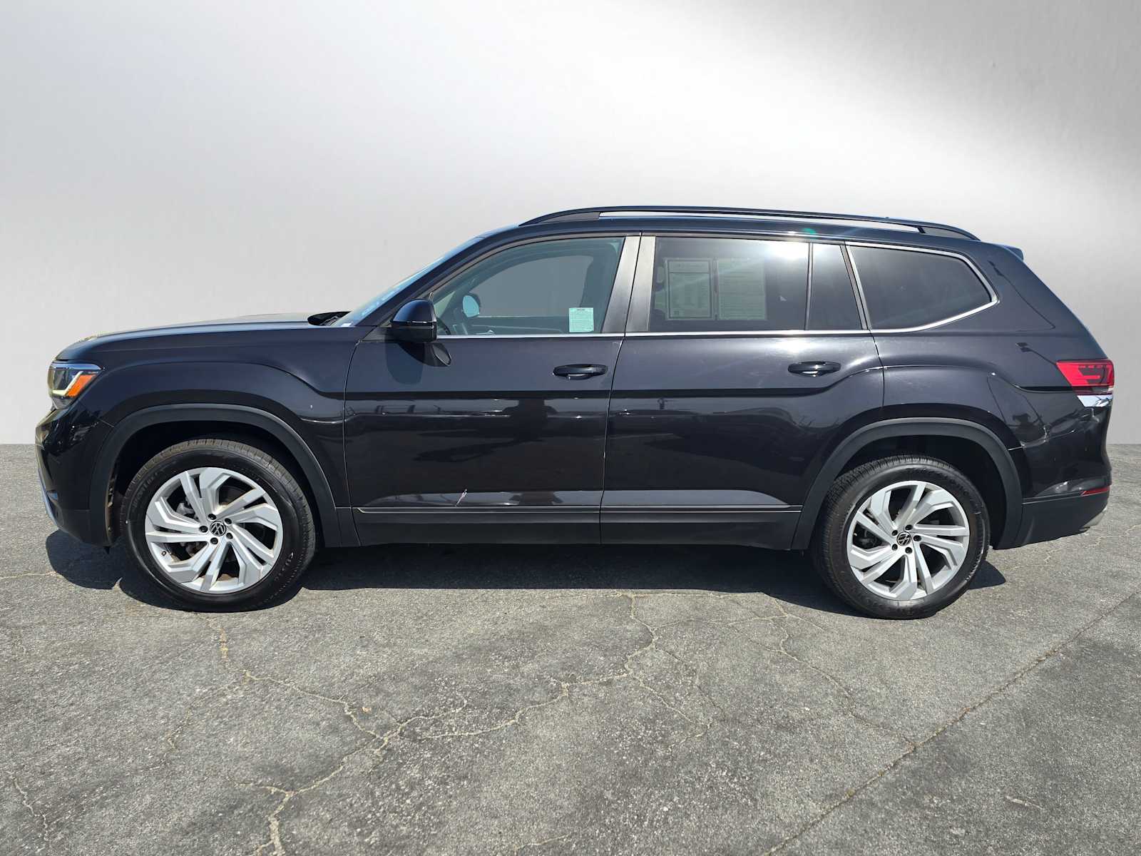 Used 2021 Volkswagen Atlas SE w/Tech with VIN 1V2HR2CA3MC546772 for sale in Palo Alto, CA