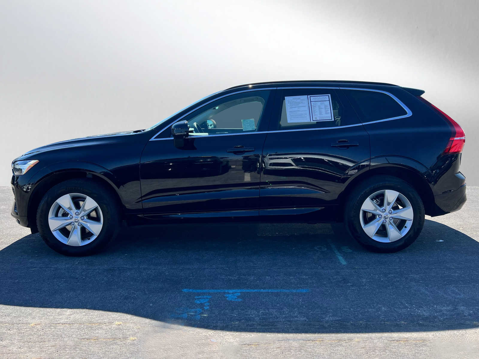 Used 2022 Volvo XC60 Momentum with VIN YV4L12DK4N1087739 for sale in Palo Alto, CA
