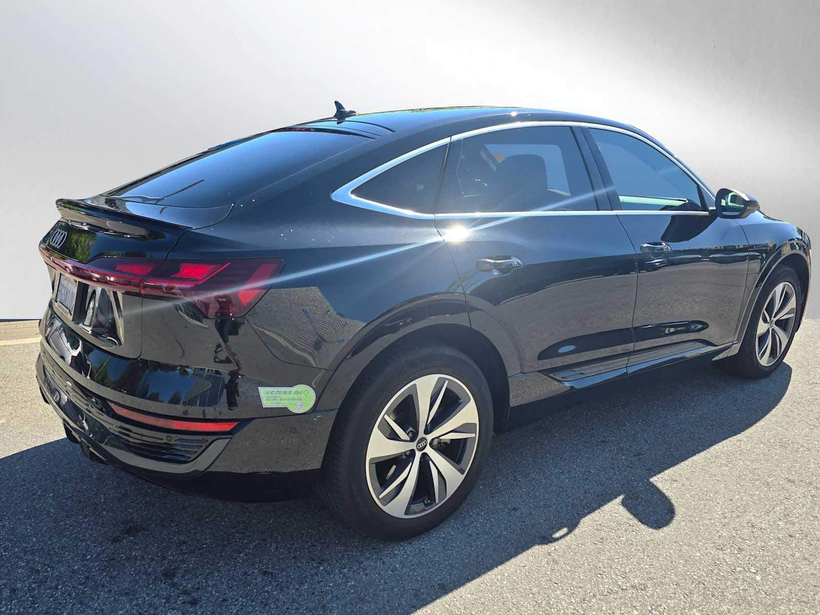2024 Audi Q8 E-tron line Premium Plus photo 3