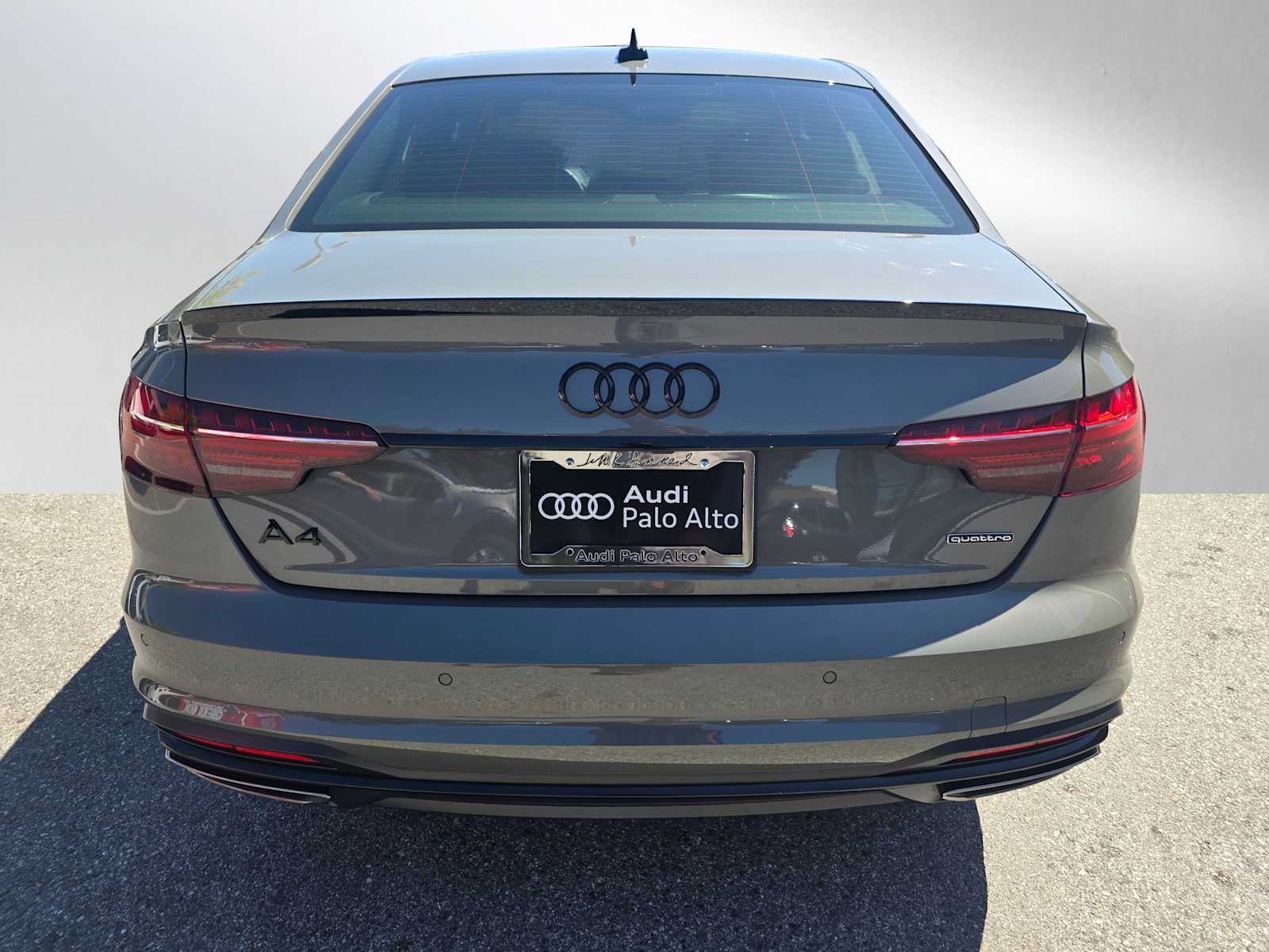2023 Audi A4 S line Prestige 45 TFSI Quattro photo 4