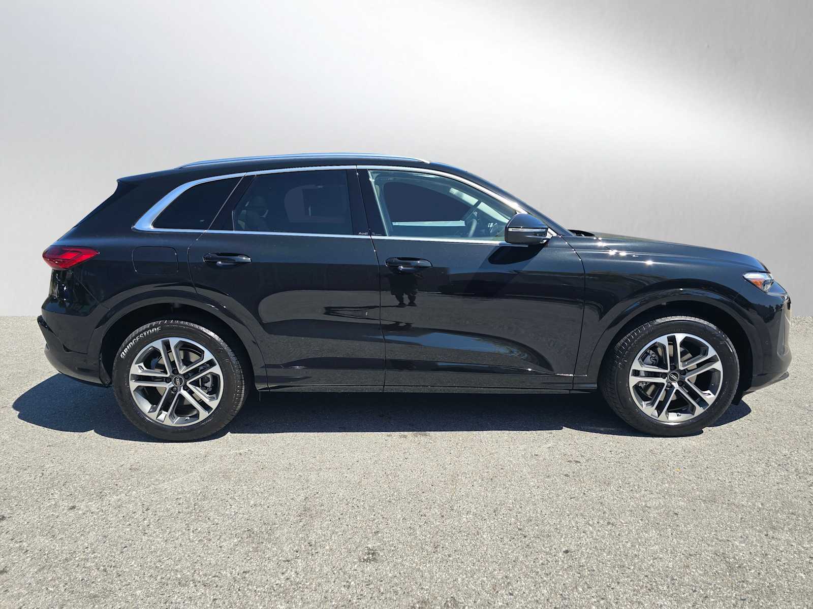 2025 Audi Q5 2.0T Prestige photo 2