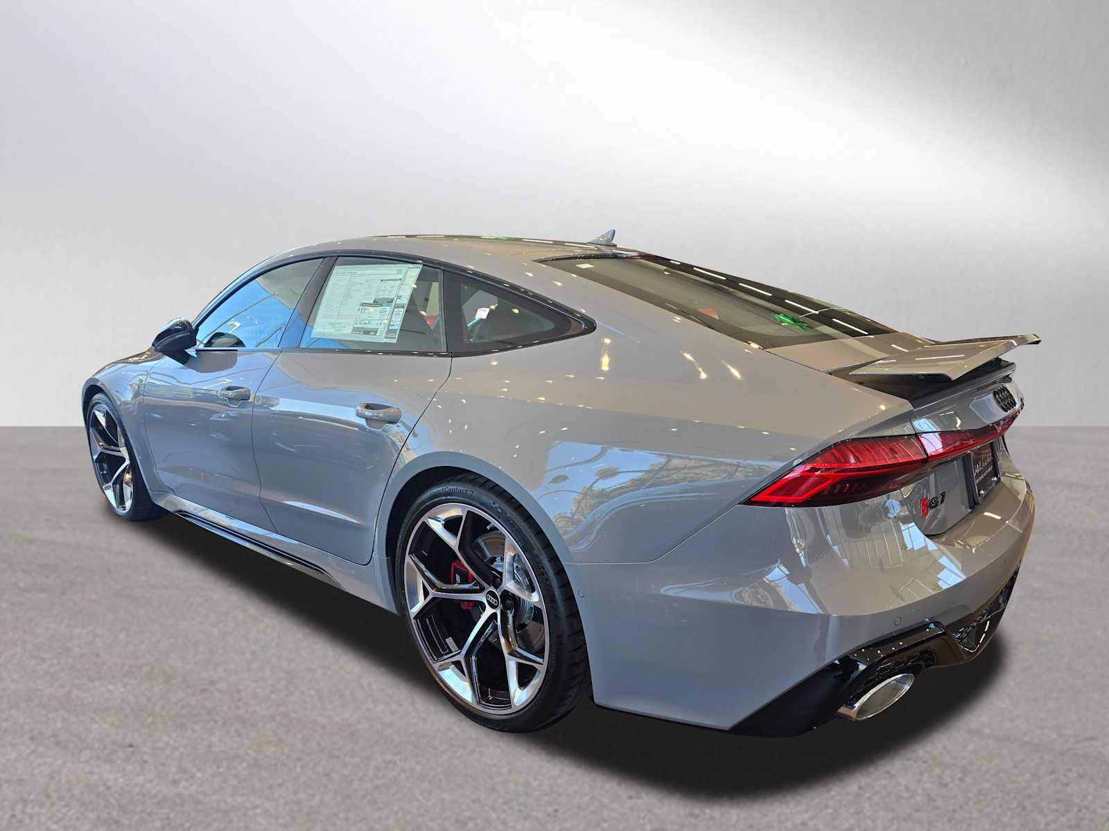 2025 Audi RS 7 Performance photo 3