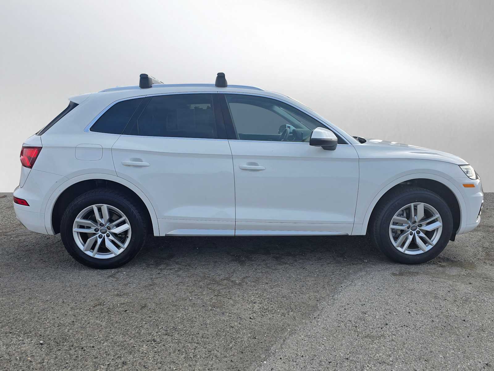 2020 Audi Q5 Premium 45 TFSI photo 2