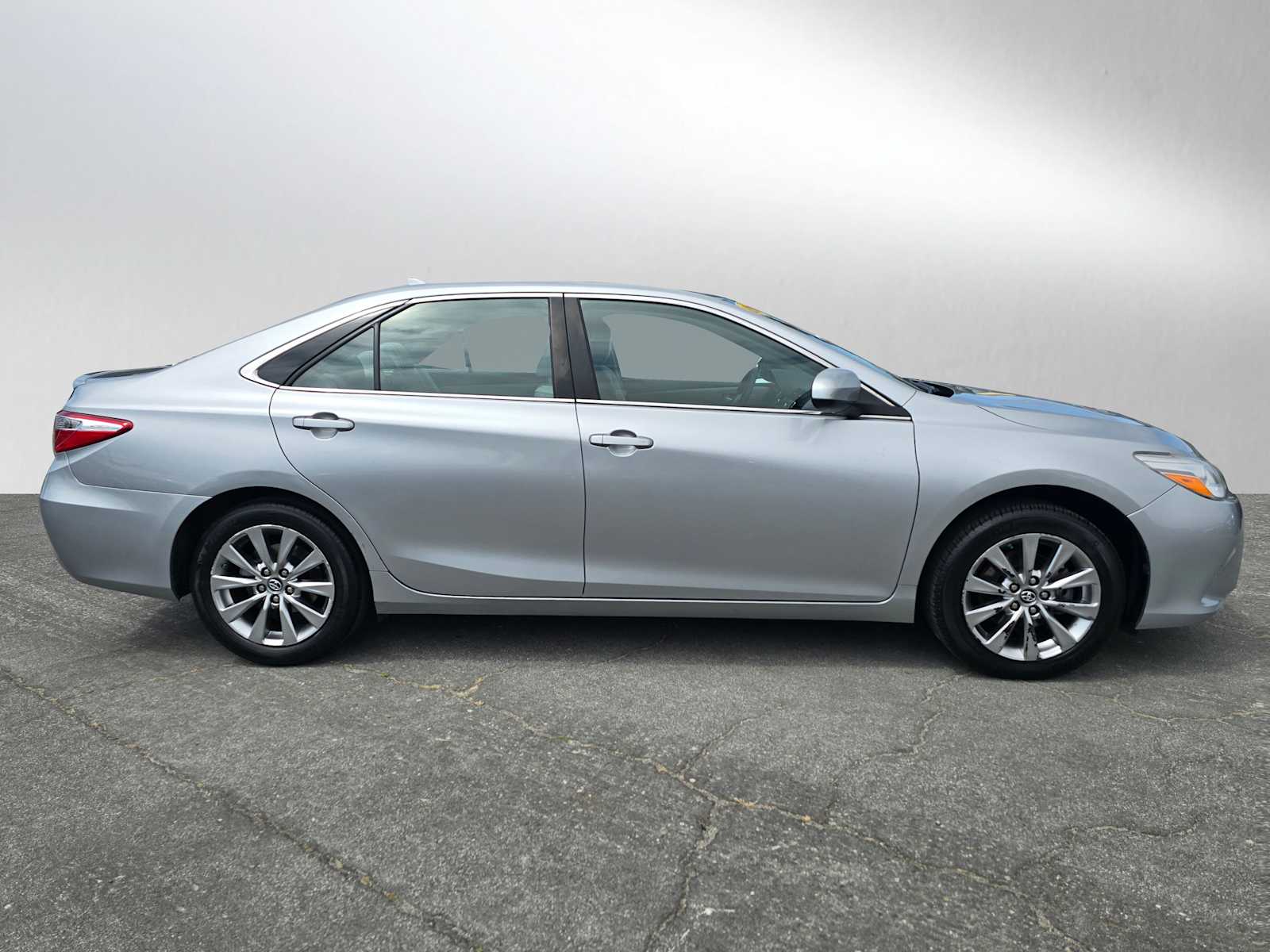 Used 2017 Toyota Camry XLE with VIN 4T1BF1FK7HU716206 for sale in Palo Alto, CA