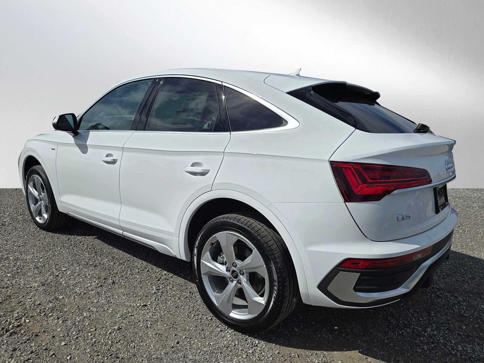 2025 Audi Q5 Sportback 45 S line Premium Plus photo 3