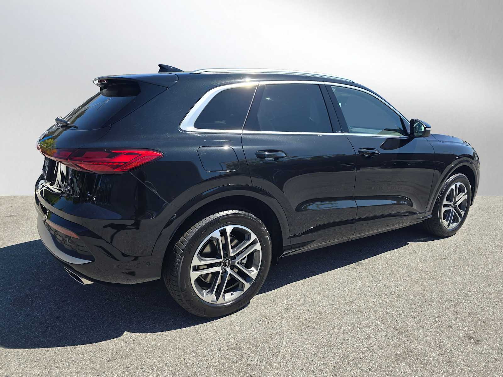 2025 Audi Q5 2.0T Prestige photo 3