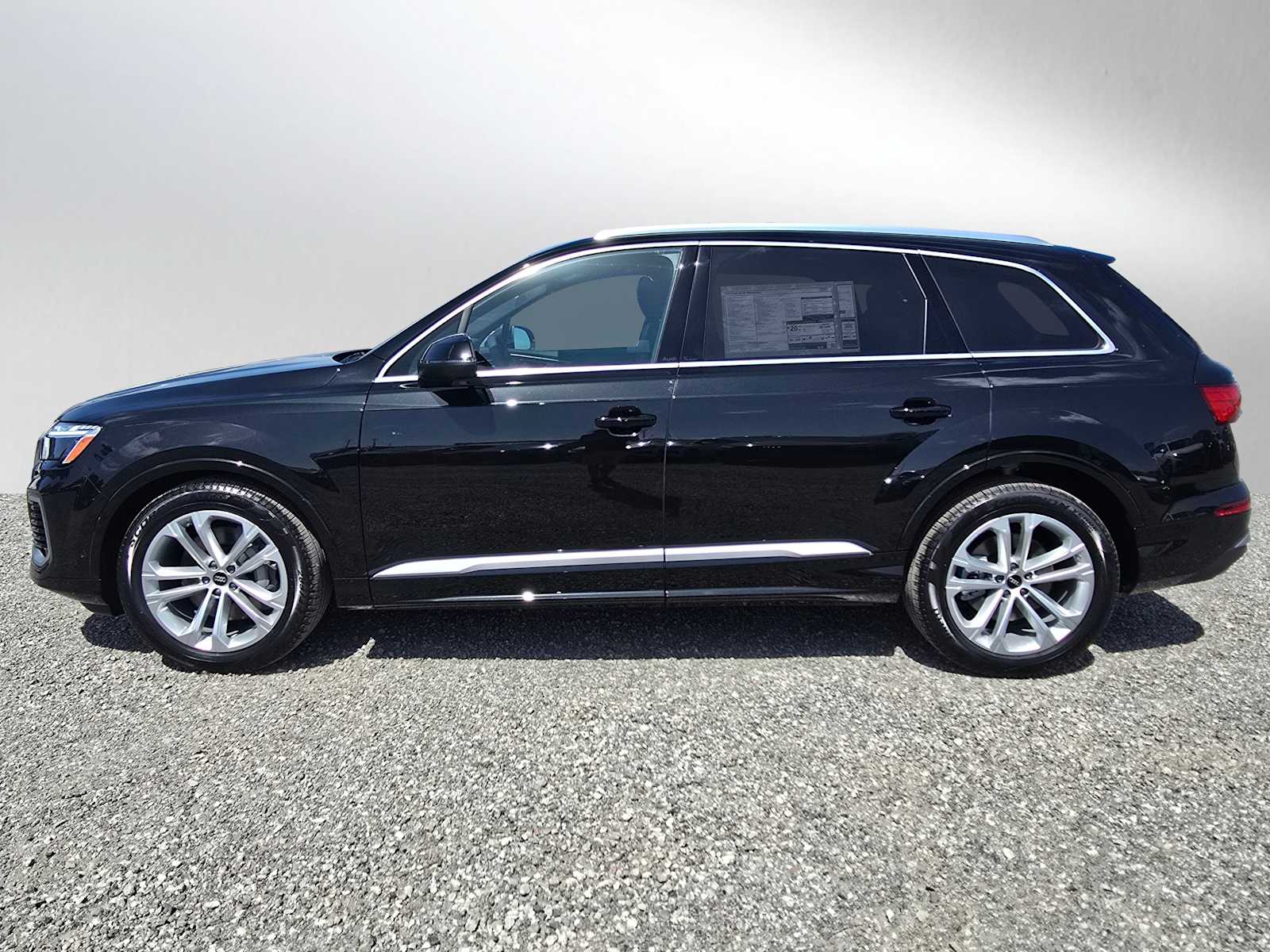 2025 Audi Q7 55 Prestige photo 2