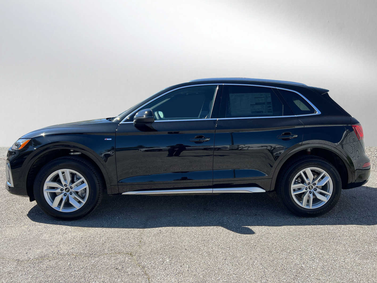 2024 Audi Q5 S line Premium photo 2