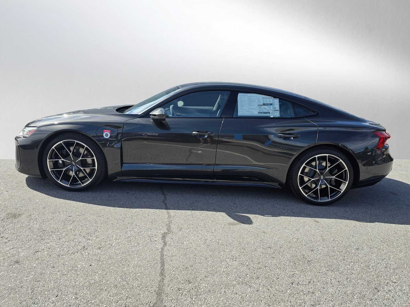2025 Audi e-tron GT Premium Plus photo 2