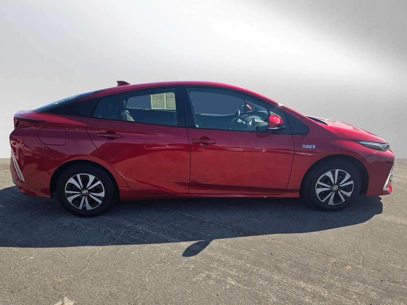 2019 Toyota Prius Prime Advanced photo 2