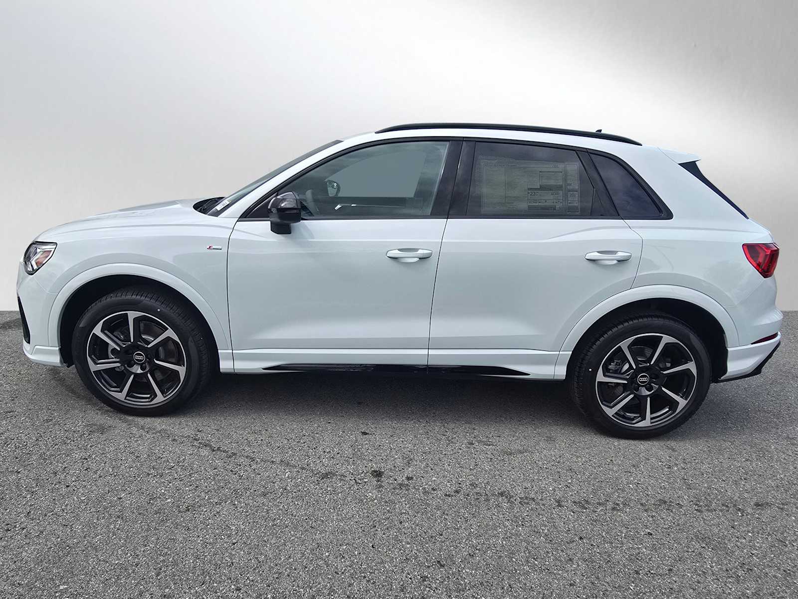 2025 Audi Q3 S line Premium Plus photo 2