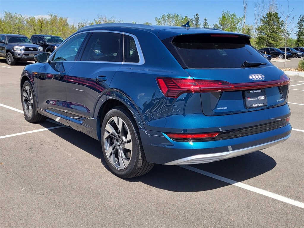 2022 Audi e-tron Premium Plus photo 3