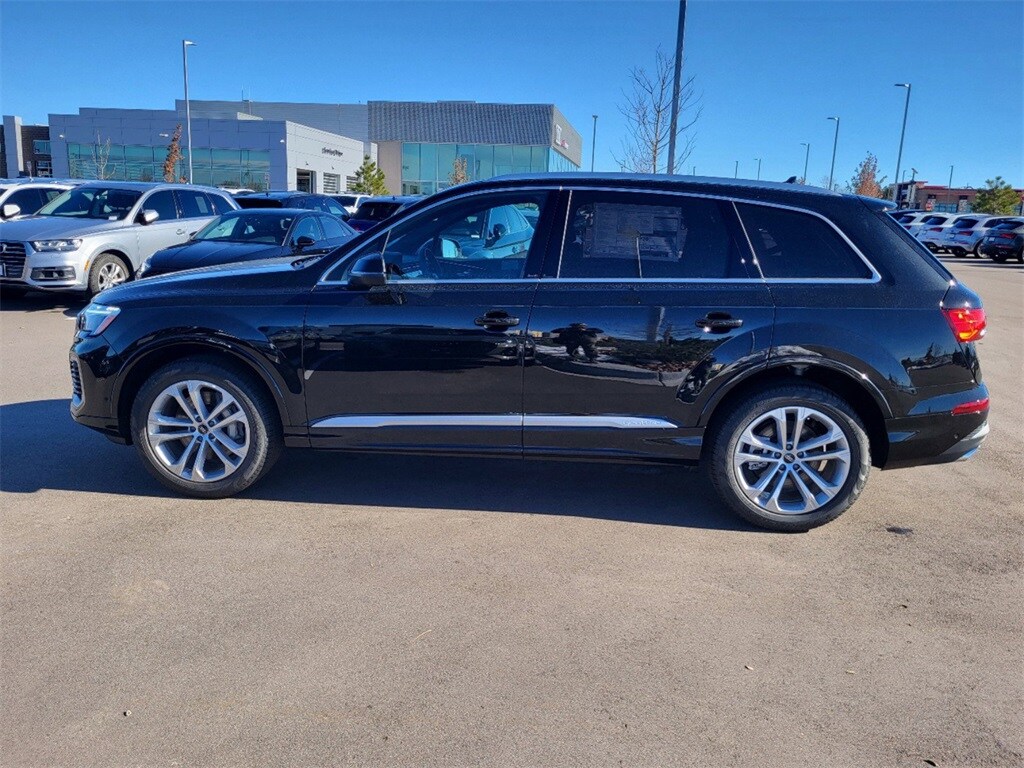 2025 Audi Q7 55 Premium Plus photo 2