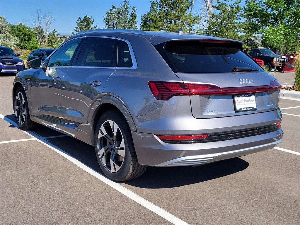 2023 Audi e-tron Premium Plus photo 3