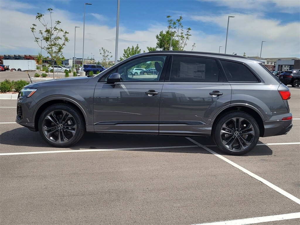 2025 Audi Q7 55 Premium Plus photo 2