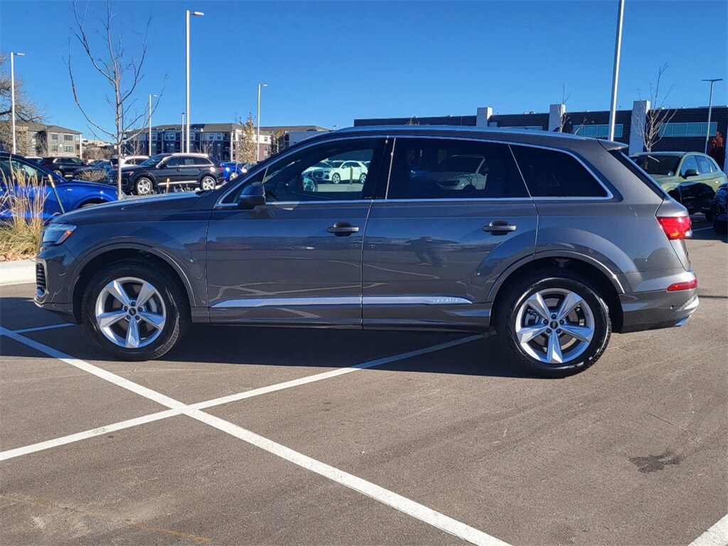 2025 Audi Q7 55 Premium photo 2