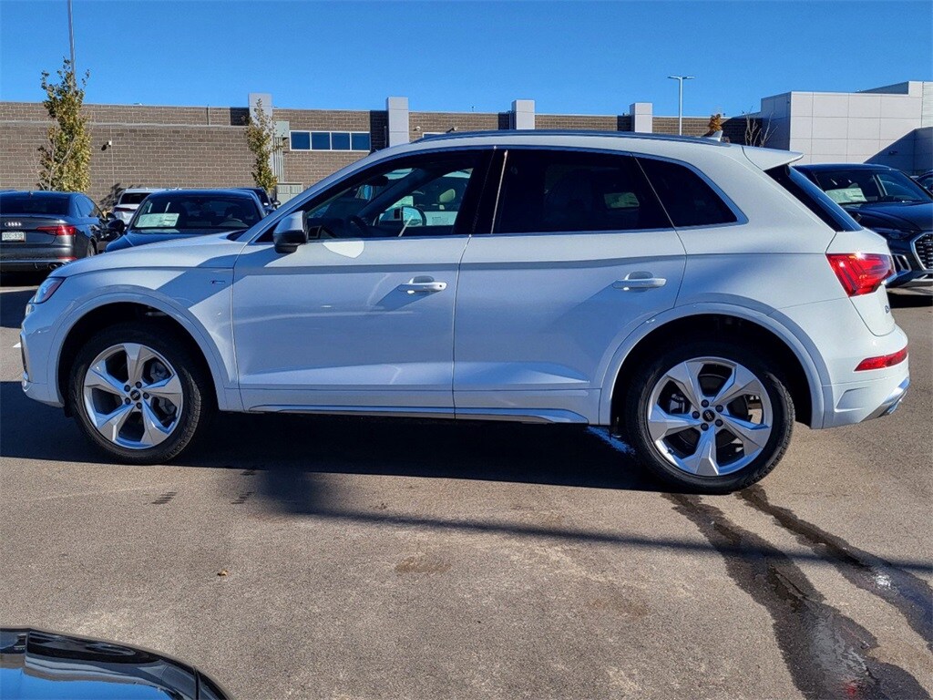 2025 Audi Q5 45 S line Premium Plus photo 2