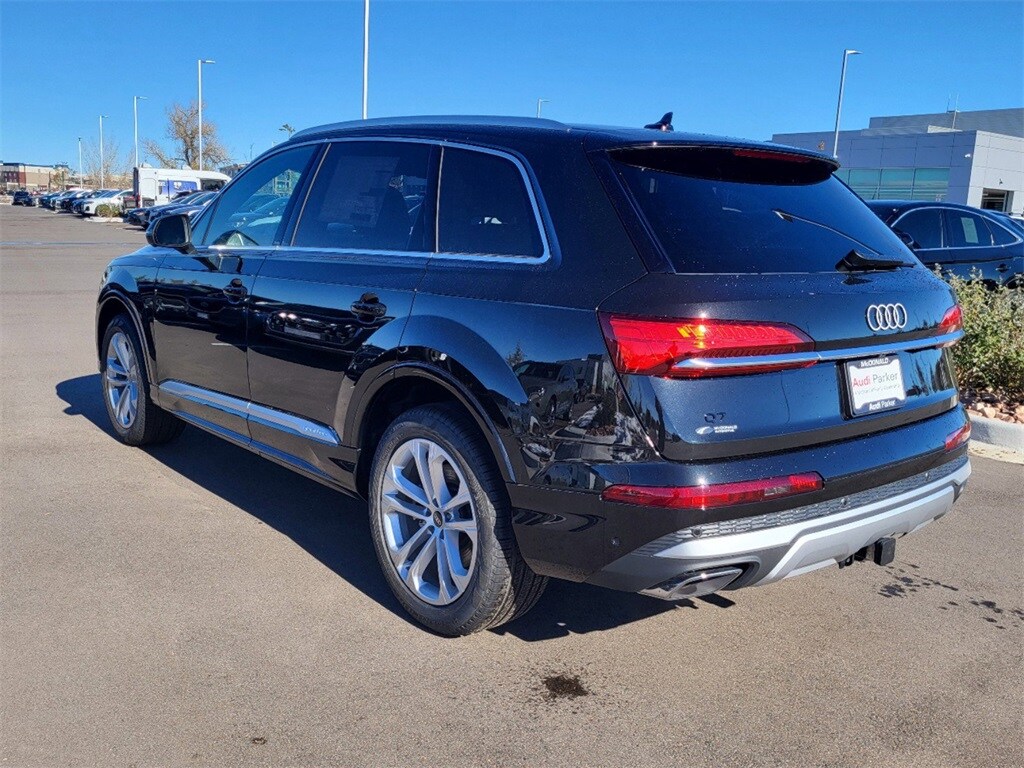 2025 Audi Q7 55 Premium Plus photo 3