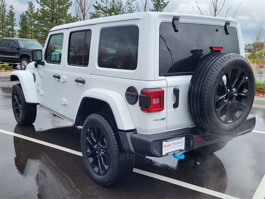 2024 Jeep Wrangler 4xe Sahara photo 3