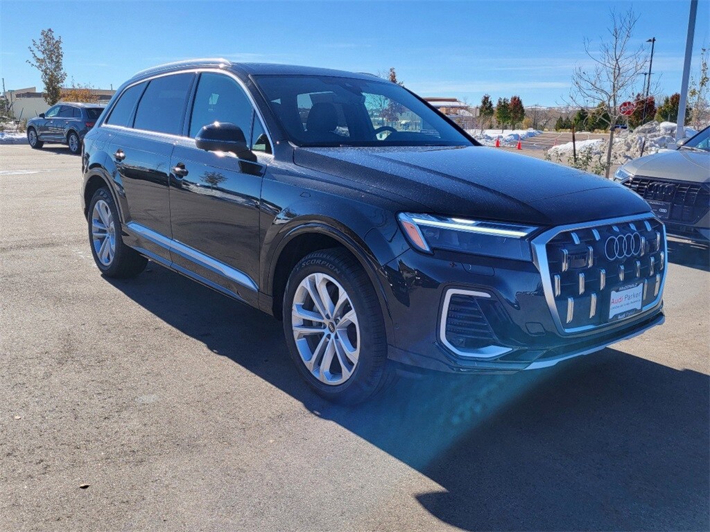 2025 Audi Q7 55 Premium Plus photo 4