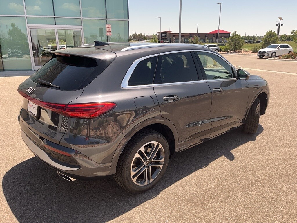 2025 Audi Q5 2.0T Premium Plus photo 3