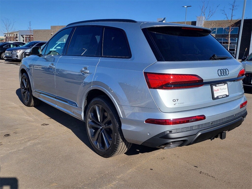 2025 Audi Q7 55 Premium Plus photo 3