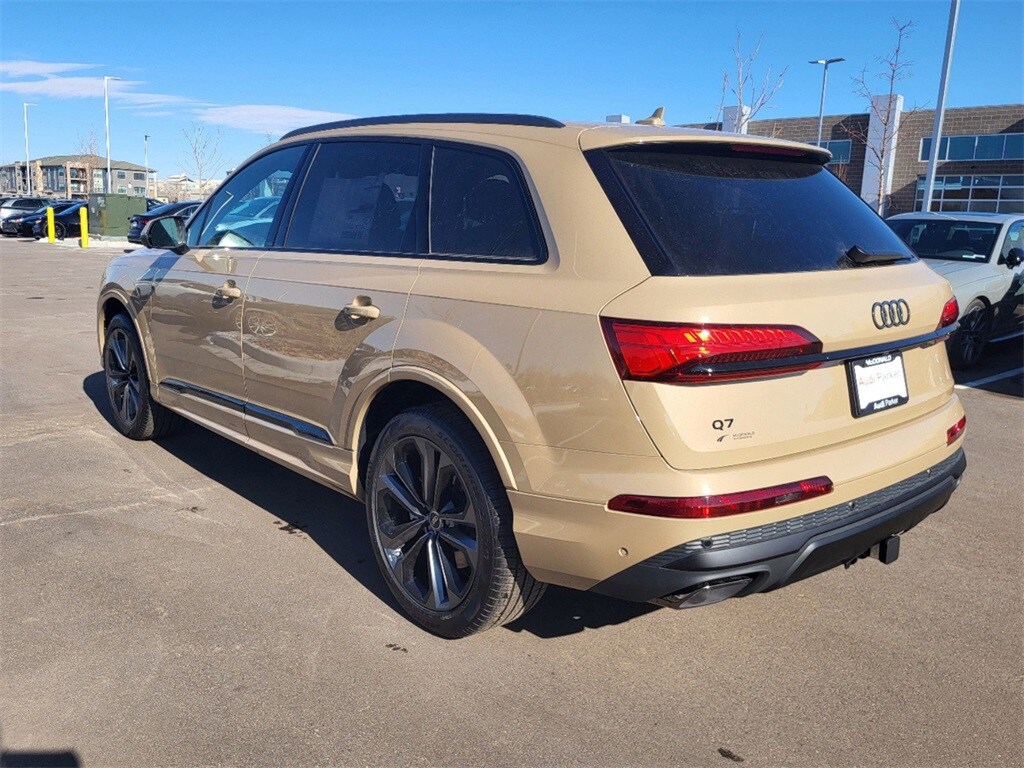 2025 Audi Q7 55 Premium Plus photo 3