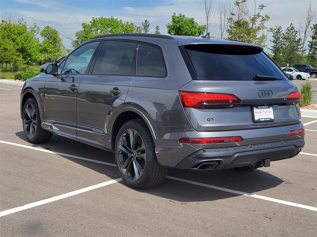 2025 Audi Q7 55 Premium Plus photo 3