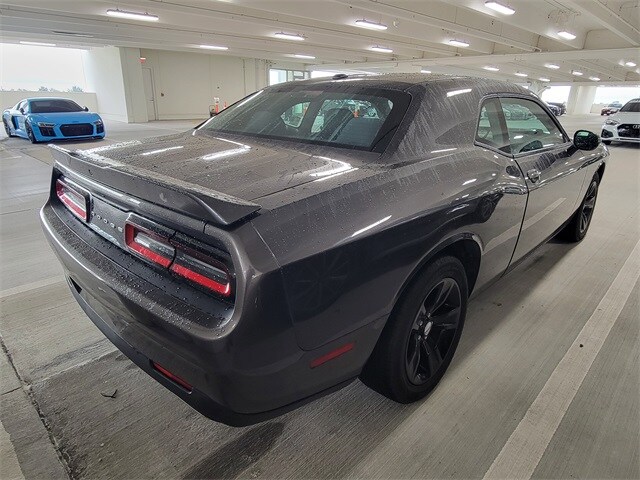 2019 Dodge Challenger SXT photo 4