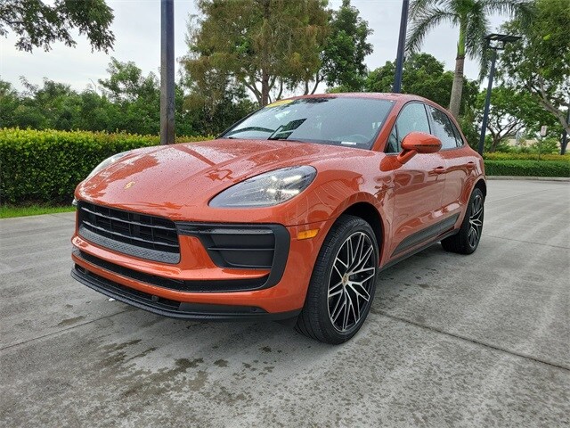 2022 Porsche Macan Base photo 4